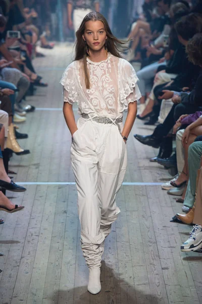 Look 27